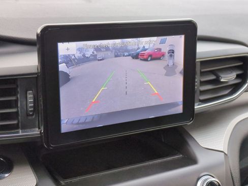 Certified 2020 Ford Explorer XLT w/ Equipment Group 202A image 33