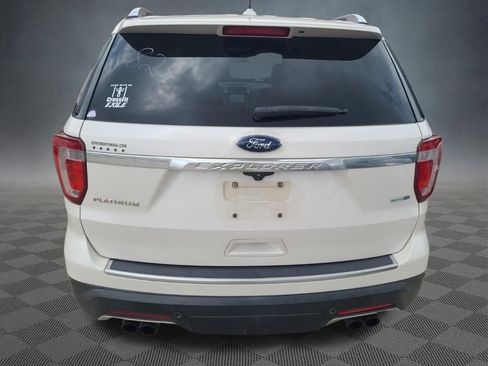 Used 2018 Ford Explorer Platinum AWD/4WD image 2