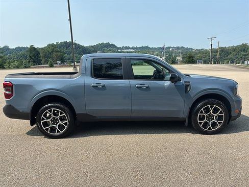 Certified 2025 Ford Maverick Lariat w/ 4K Tow Package AWD/4WD image 5
