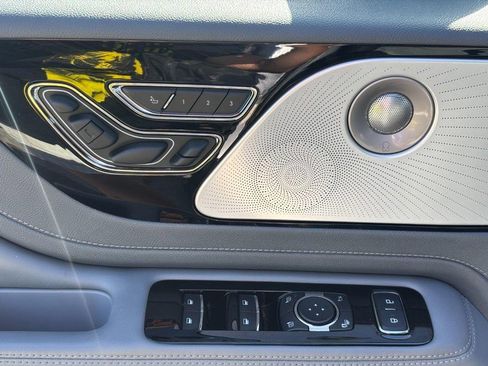 Certified 2020 Lincoln Aviator Reserve w/ Equipment Group 202A AWD/4WD image 16