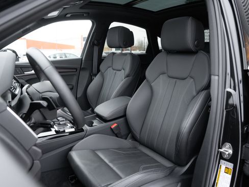 Certified 2025 Audi Q5 2.0T Premium Plus w/ Premium Plus Package image 25