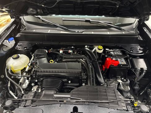 Used 2025 Ford Maverick Lobo AWD/4WD image 11