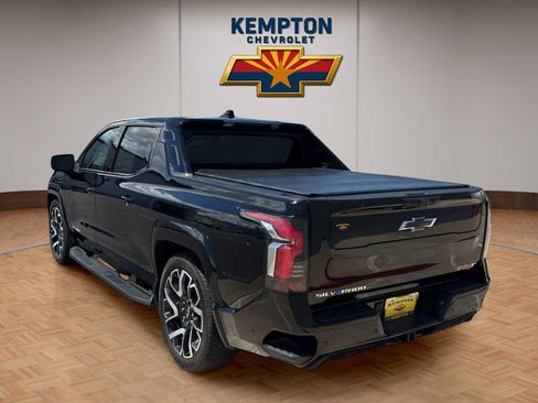 Used 2024 Chevrolet Silverado EV RST AWD/4WD image 4