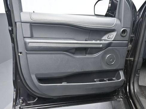 Used 2024 Ford Expedition XLT AWD/4WD image 12