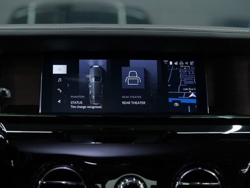 Used 2026 Rolls-Royce Phantom Sedan image 54