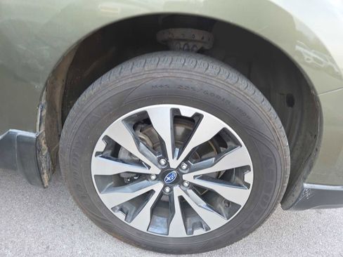 Used 2017 Subaru Outback 2.5i Limited image 2