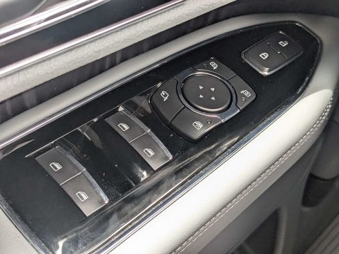 Used 2021 Lincoln Navigator L Reserve AWD/4WD image 27
