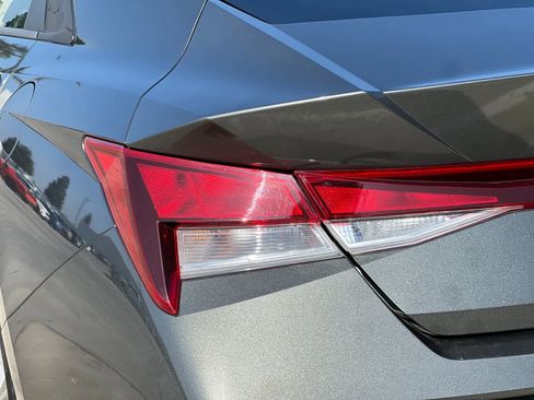 Certified 2025 Hyundai Elantra SE image 26