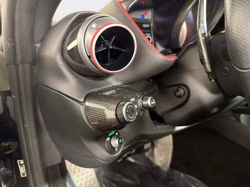 Used 2021 Ferrari 812 GTS RWD image 33