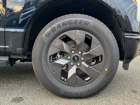 New 2025 Ford F150 Lightning Lariat image 10