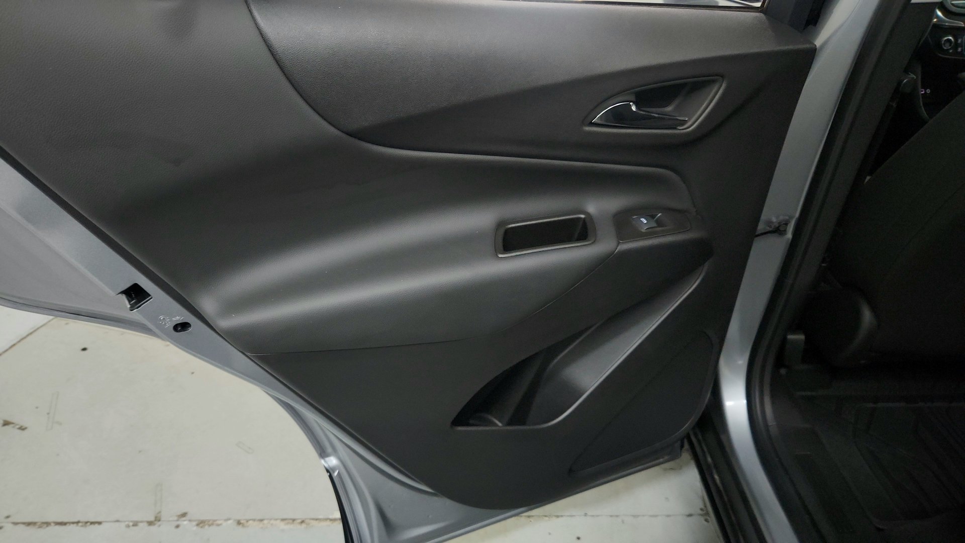 Used 2024 Chevrolet Equinox LT w/ LPO, Floor Liner Package AWD/4WD image 23