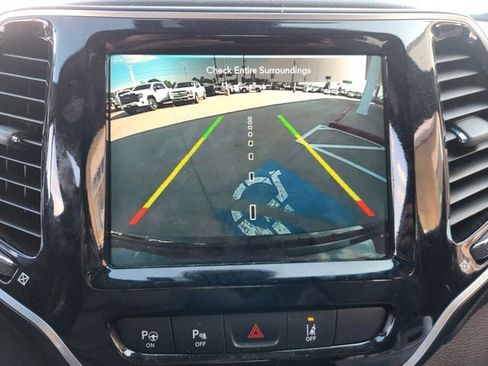 Used 2020 Jeep Cherokee High Altitude image 17