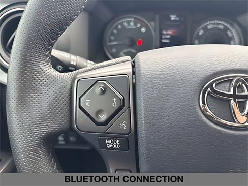 Used 2019 Toyota Tacoma TRD Off-Road image 18
