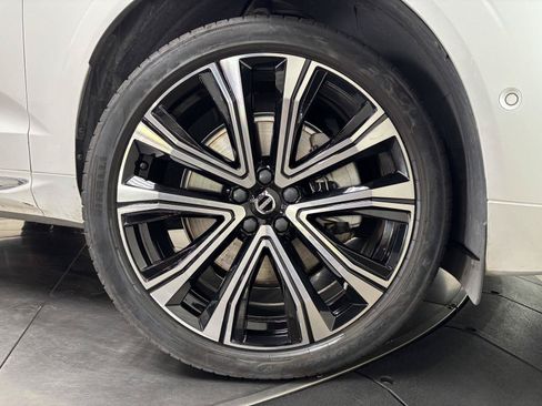 Used 2023 Volvo XC60 B6 Ultimate w/ Protection Package Premier AWD/4WD image 11