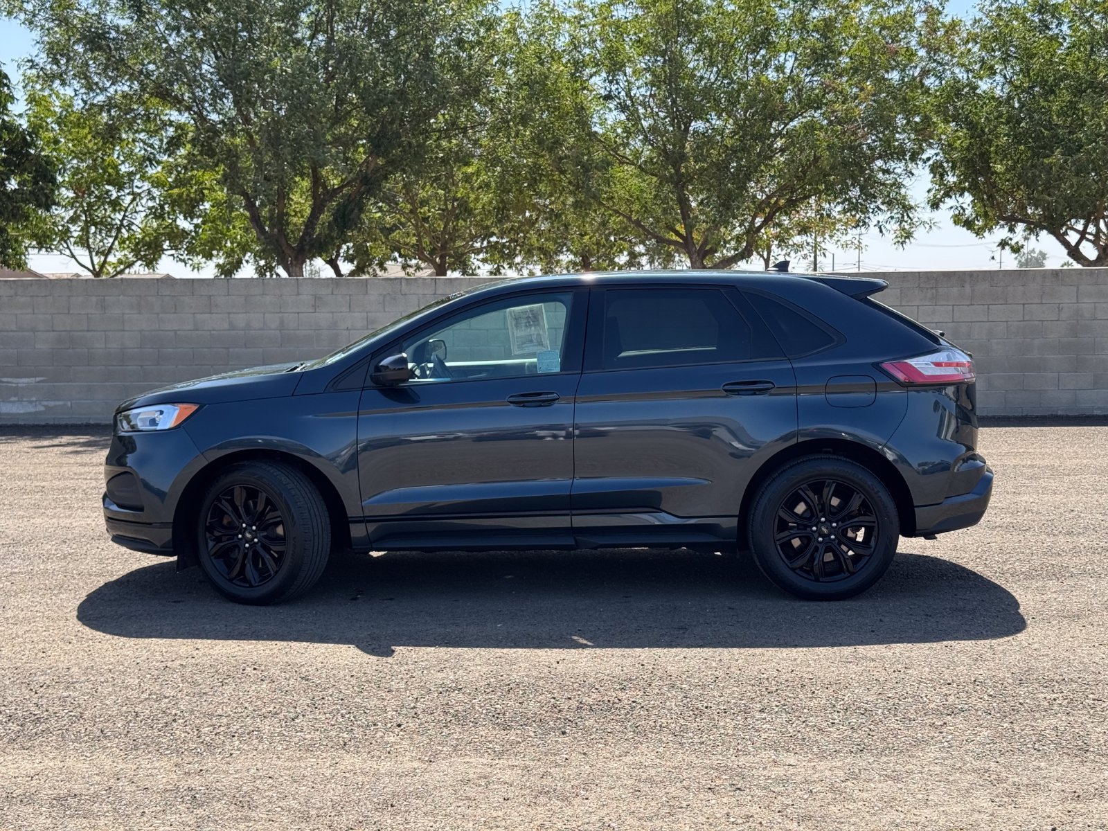Used 2024 Ford Edge SE w/ Black Appearance Package AWD/4WD image 11