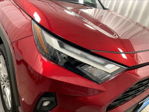 Used 2025 Toyota RAV4 XLE Premium image 33