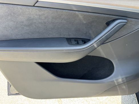 Used 2023 Tesla Model Y Long Range AWD/4WD image 15