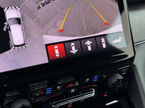 New 2025 Jeep Grand Cherokee Overland w/ Adv Protech Group III image 25