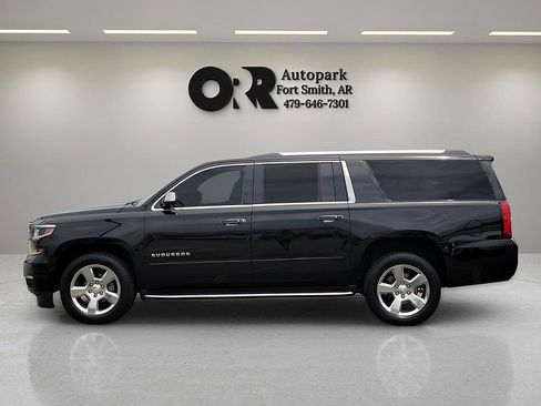 Used 2017 Chevrolet Suburban Premier RWD image 3