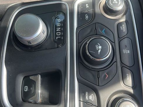 Used 2015 Chrysler 200 Limited FWD image 37