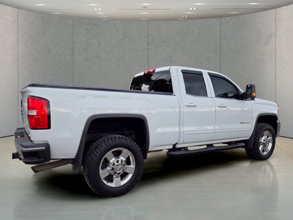 Used 2018 GMC Sierra 2500 SLE w/ HD SLE Preferred Plus Package AWD/4WD image 4