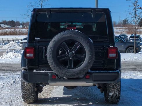 Used 2021 Jeep Wrangler Unlimited Sahara image 5