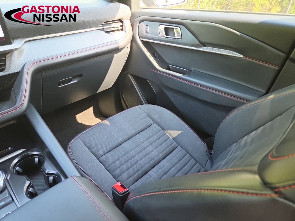 Used 2025 Ford Explorer ST-Line AWD/4WD image 35