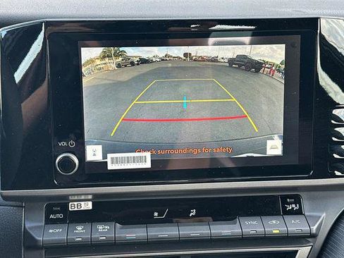 Used 2025 Toyota Camry SE w/ Convenience Package image 43