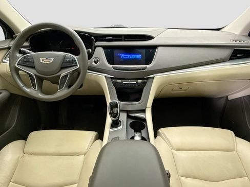 Used 2017 Cadillac XT5 Luxury w/ Driver Awareness Package FWD image 13