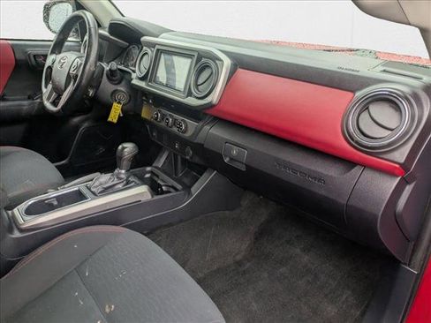Used 2017 Toyota Tacoma SR5 image 19