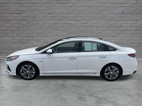 Used 2019 Hyundai Sonata Limited w/ Ultimate Package 02 FWD image 3