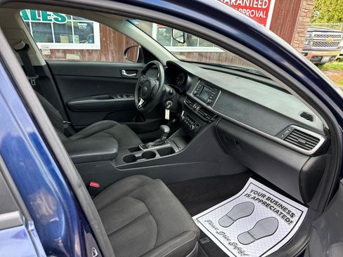 Used 2017 Kia Optima LX FWD image 9