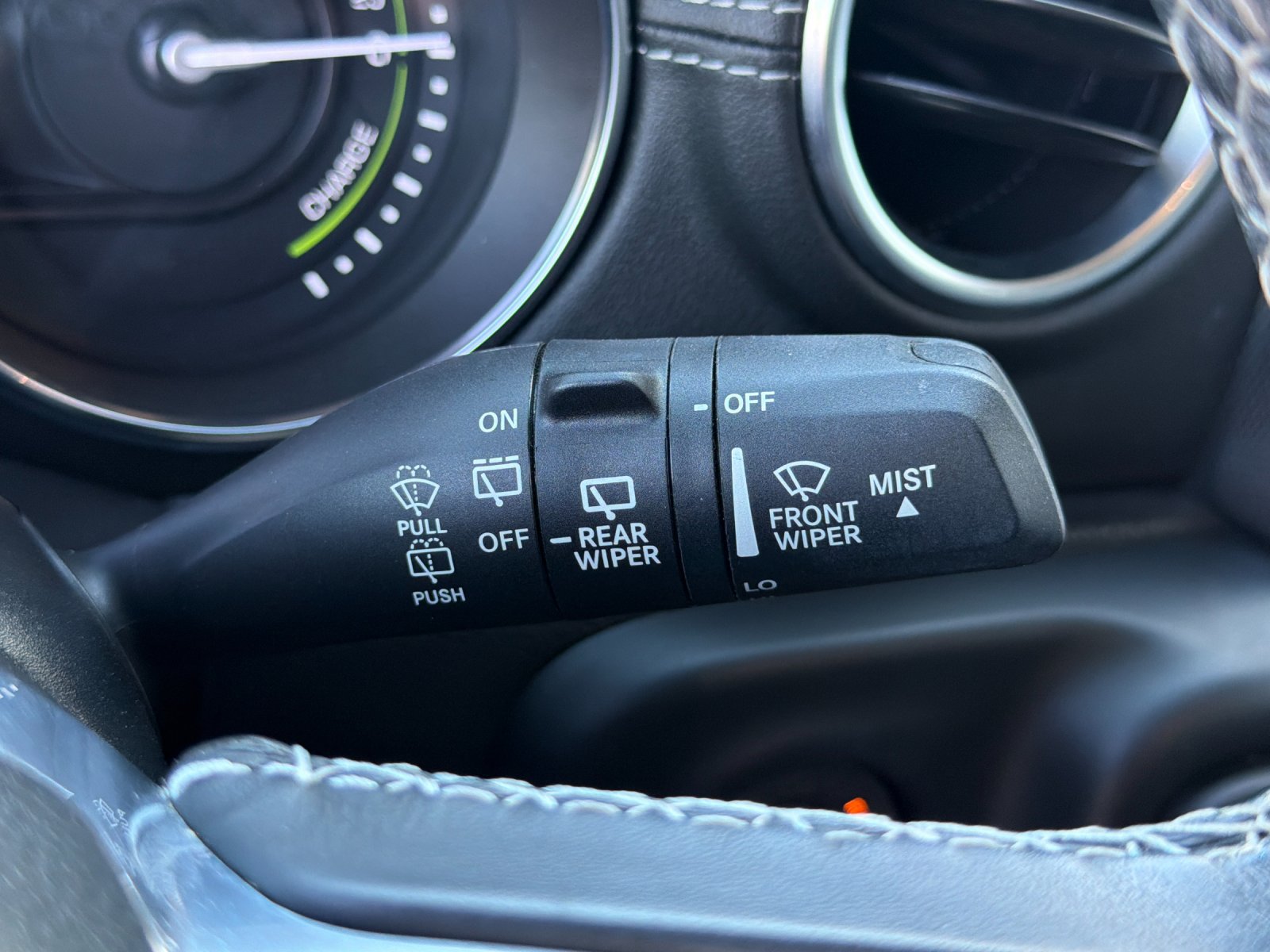 Used 2022 Jeep Wrangler Unlimited Sahara AWD/4WD image 31