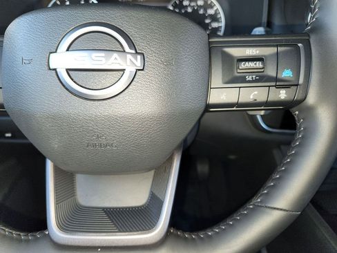 Used 2025 Nissan Rogue SV image 24