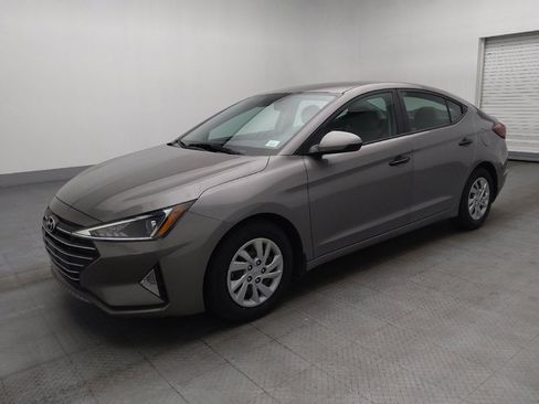 Used 2020 Hyundai Elantra SE FWD image 2