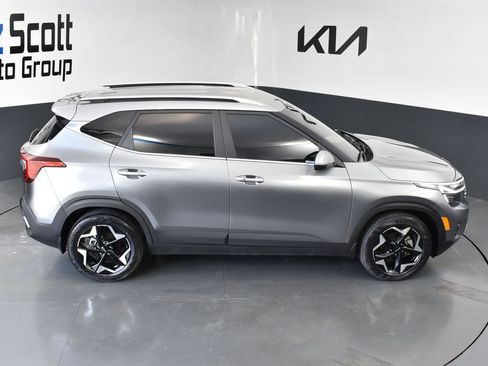 Used 2024 Kia Seltos EX FWD image 14
