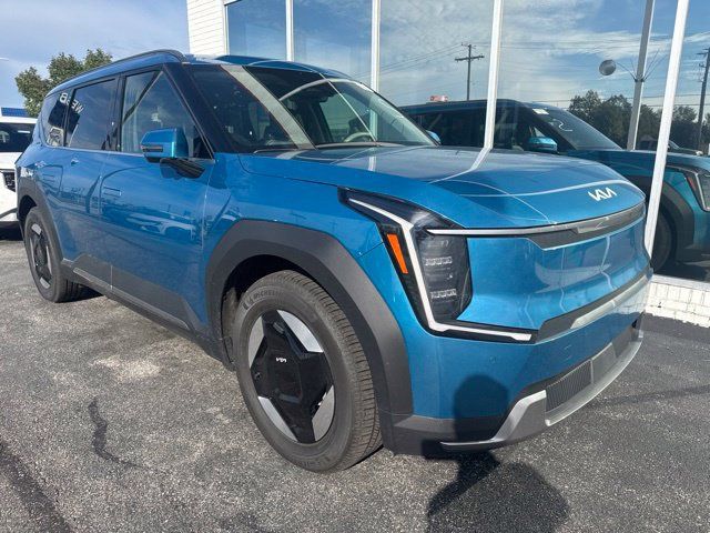 Certified 2024 Kia EV9 Wind AWD/4WD image 1