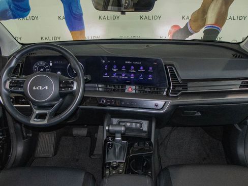 New 2025 Kia Sportage SX image 3