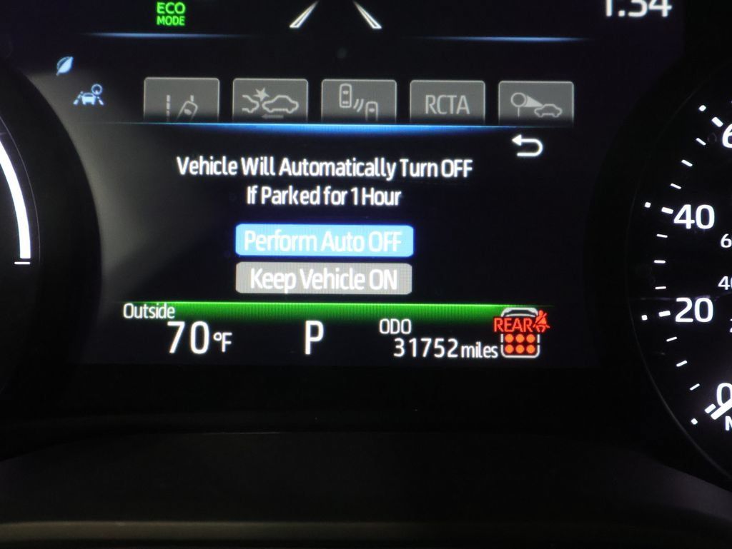 Used 2025 Toyota Sienna LE FWD image 36