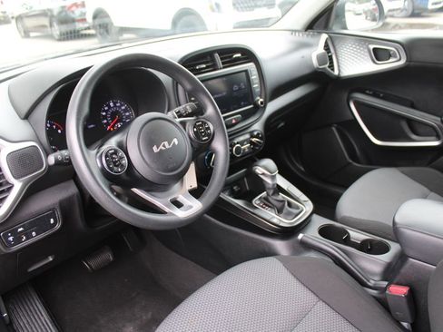 Certified 2022 Kia Soul LX w/ Technology Package image 21