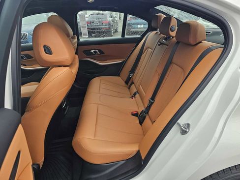 Used 2025 BMW 330i xDrive Sedan w/ Premium Package image 16