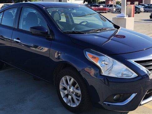 Used 2018 Nissan Versa SV w/ SV Special Edition FWD image 4
