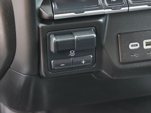 Used 2025 GMC Sierra 3500 Pro w/ Convenience Package AWD/4WD image 27