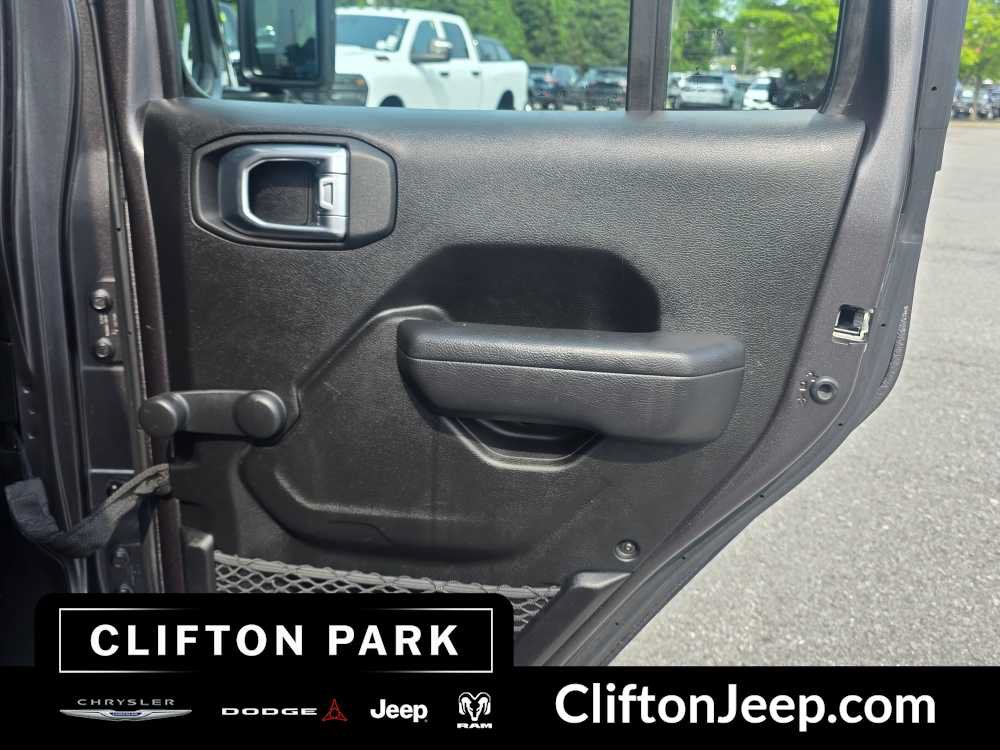Used 2022 Jeep Wrangler Unlimited Sport AWD/4WD image 26