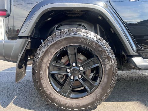 Used 2020 Jeep Wrangler Unlimited Sahara image 20