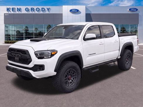Used 2022 Toyota Tacoma TRD Pro AWD/4WD image 8