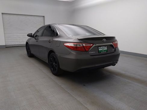 Used 2017 Toyota Camry SE image 5