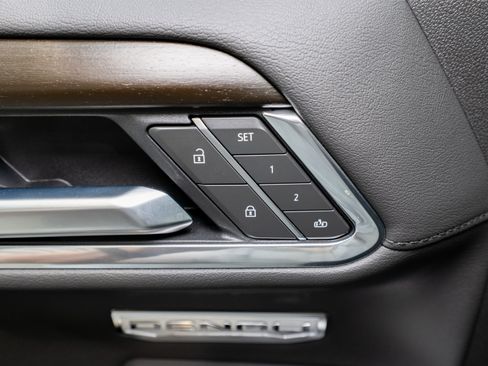 Used 2025 GMC Sierra 1500 Denali w/ Technology Package image 17