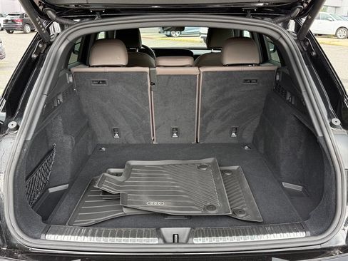 Used 2025 Audi Q5 Premium w/ Convenience Package AWD/4WD image 17