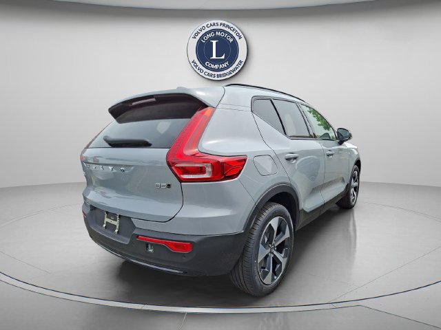 New 2026 Volvo XC40 B5 Core w/ Climate Package AWD/4WD image 6